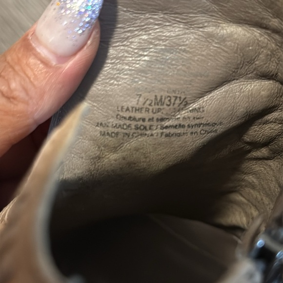 Vince Camuto Tan Peep-Toe Leather Ankle Booties - 7.5 - Picture 3 of 6